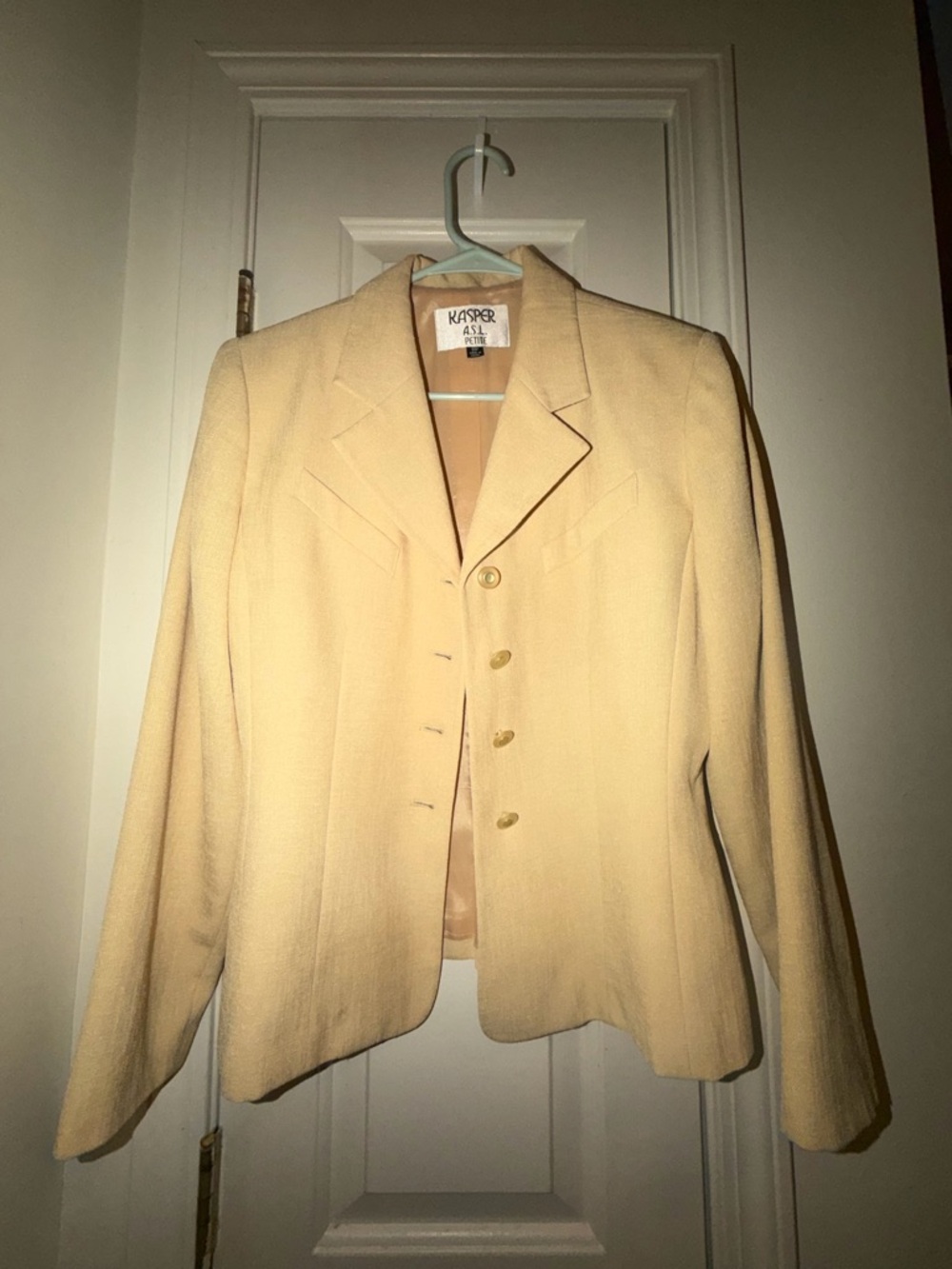 Vintage Kasper Light Cream Notch Collar Blazer